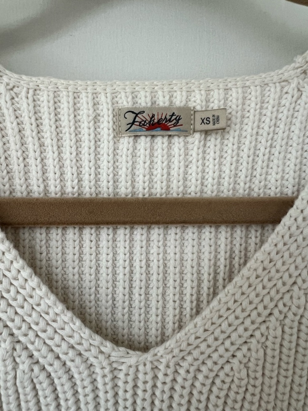 Faherty V-Neck Cream Heavyknit Women's Sweater - Picture 2 of 3